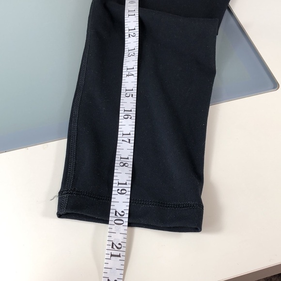 2/$30 NWT Isabel Leggings Size XS Black Crossover Panel Active Capri Maternity - Picture 8 of 10